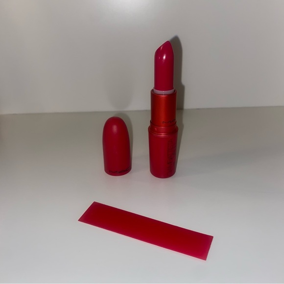Max giambattista valli lipstick tats - Picture 4 of 4